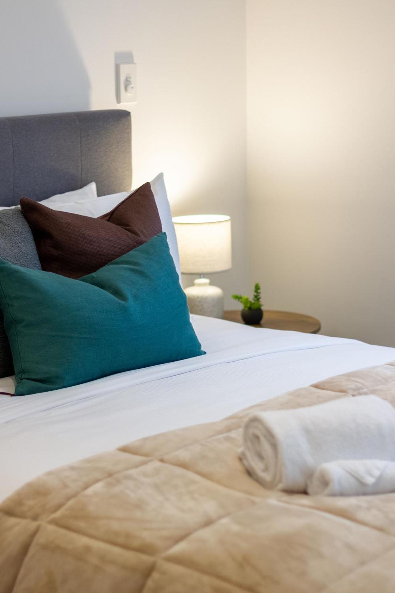 Executive Suite On Lichfield Street - 2 Bed 2 Bath Κράισττσερτς Εξωτερικό φωτογραφία
