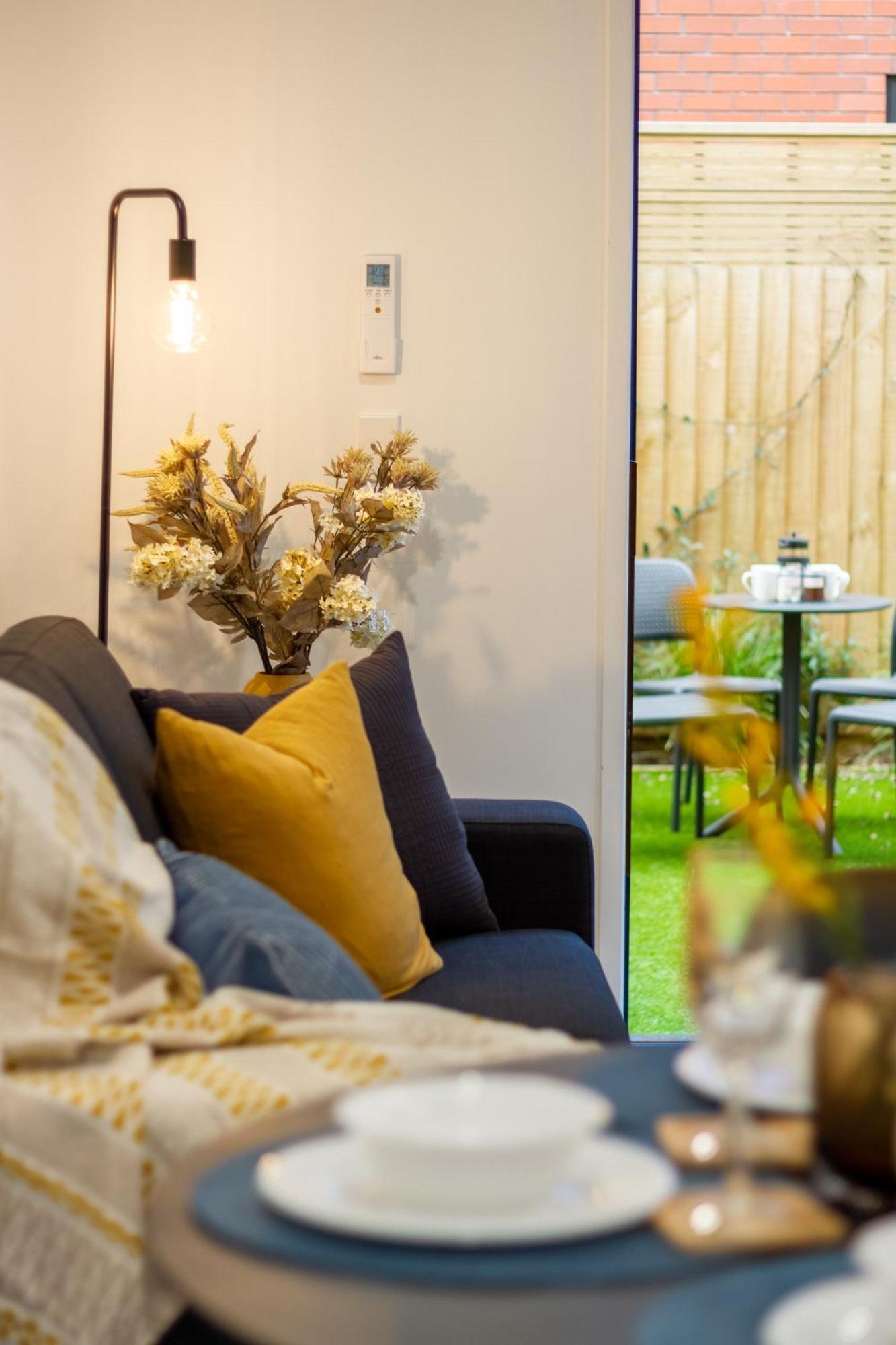 Executive Suite On Lichfield Street - 2 Bed 2 Bath Κράισττσερτς Εξωτερικό φωτογραφία
