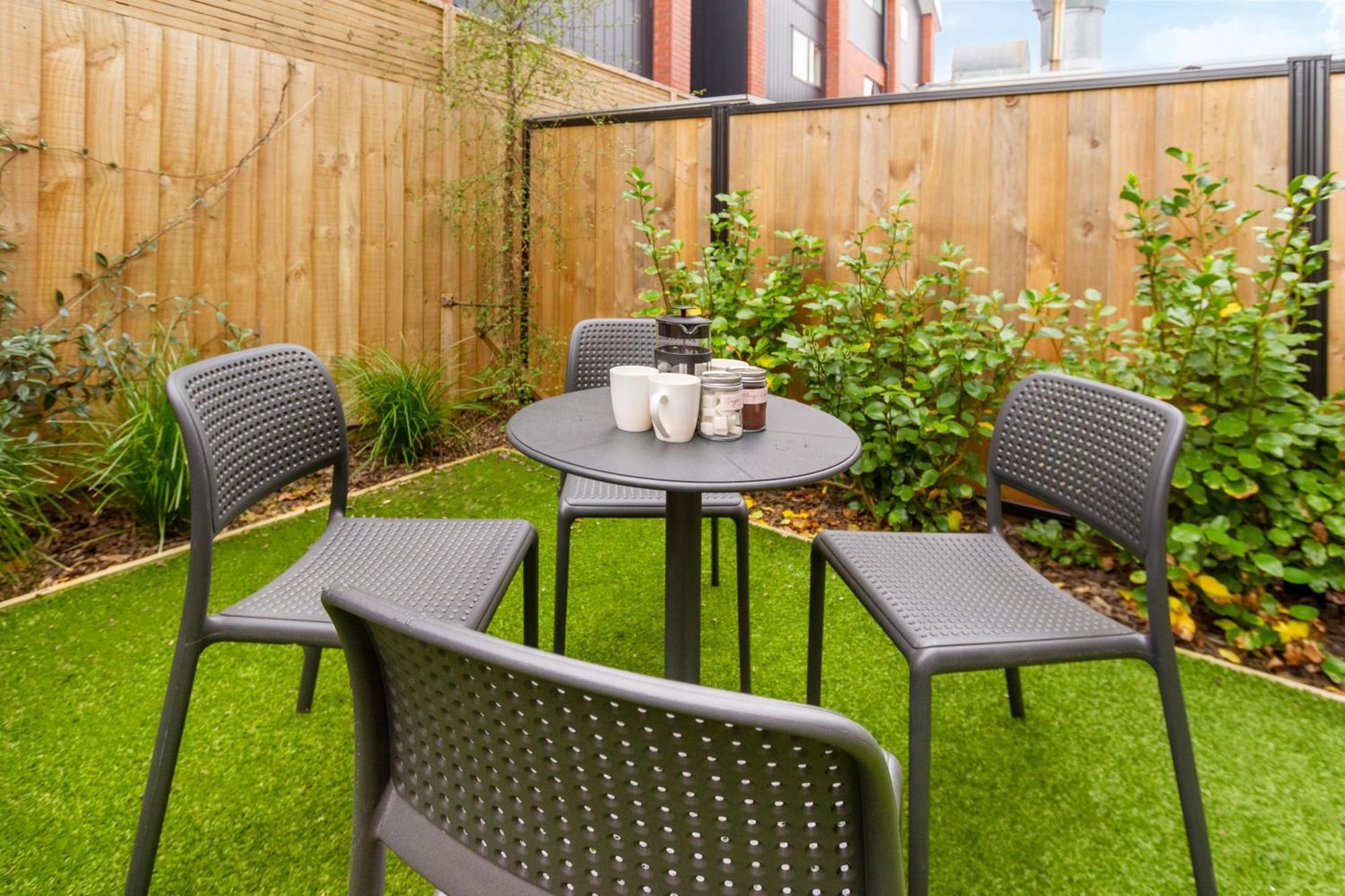 Executive Suite On Lichfield Street - 2 Bed 2 Bath Κράισττσερτς Εξωτερικό φωτογραφία